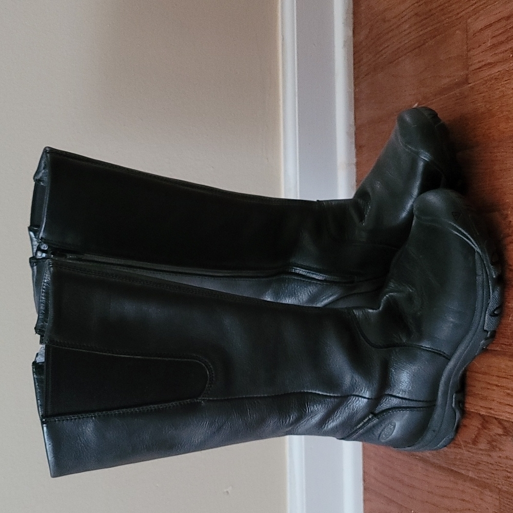 Black Leather High Keen Boots Zip Up
